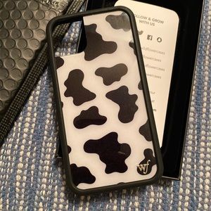 Wildflower cow 🐄 case iPhone 11